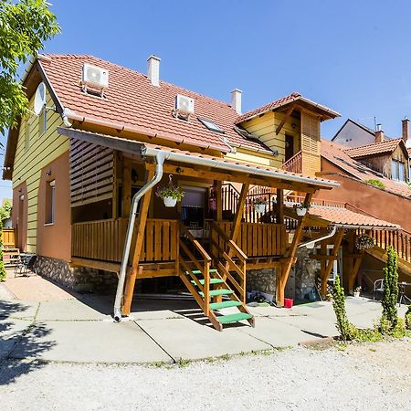 Almafa Apartmanhaz Eger Zewnętrze zdjęcie