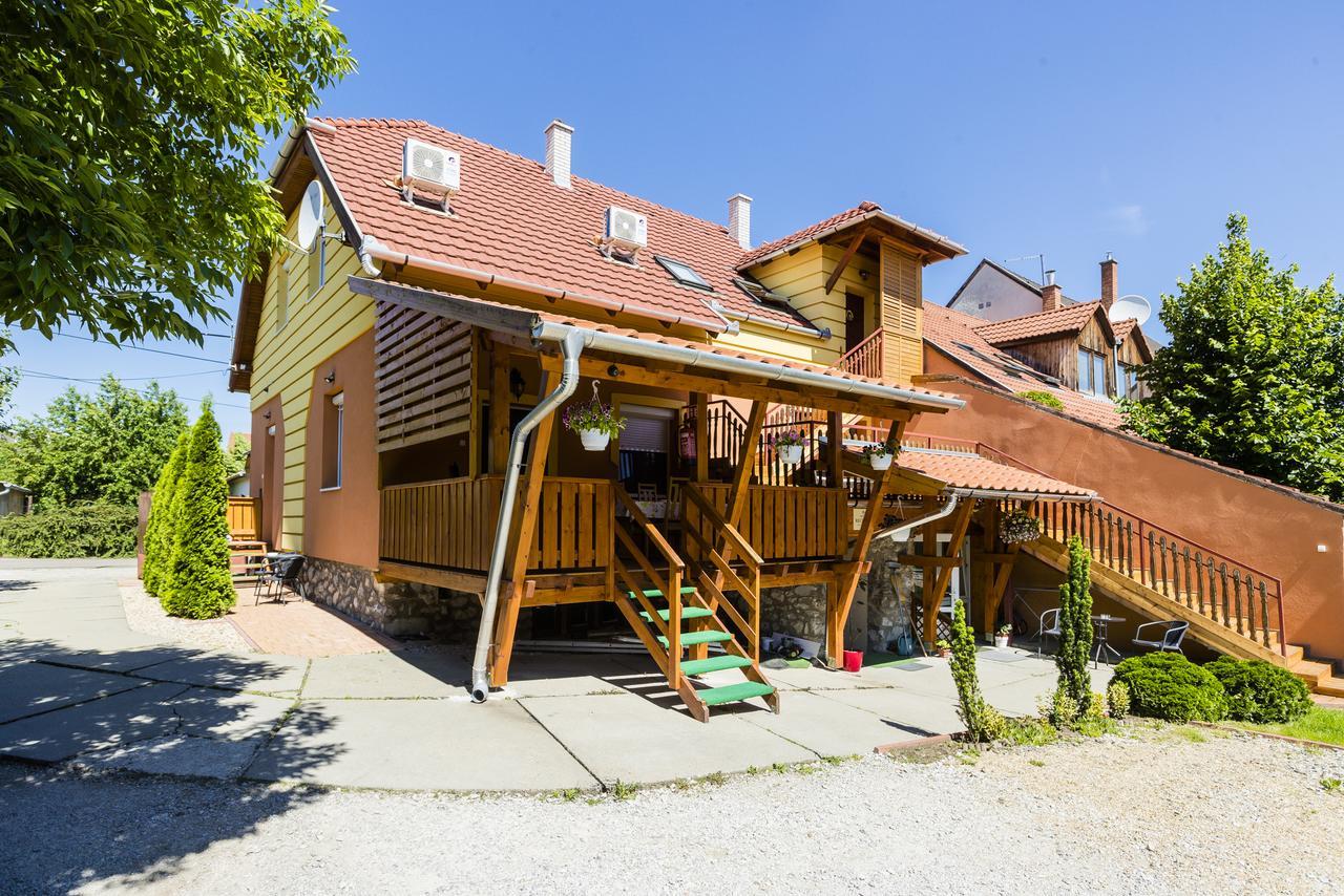 Almafa Apartmanhaz Eger Zewnętrze zdjęcie