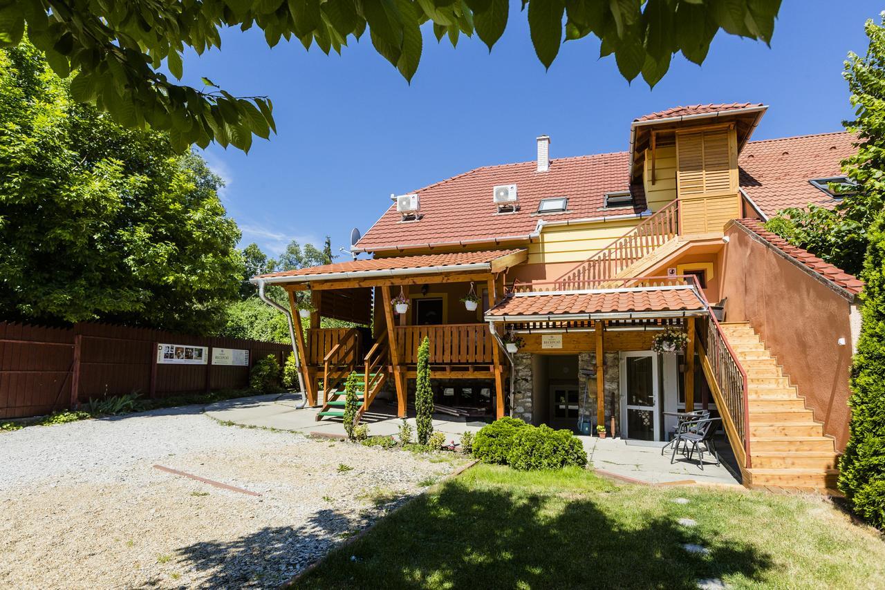 Almafa Apartmanhaz Eger Zewnętrze zdjęcie