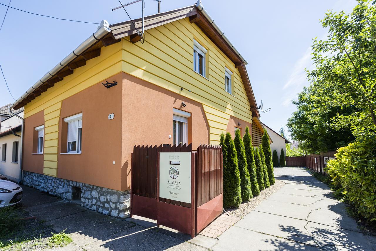 Almafa Apartmanhaz Eger Zewnętrze zdjęcie