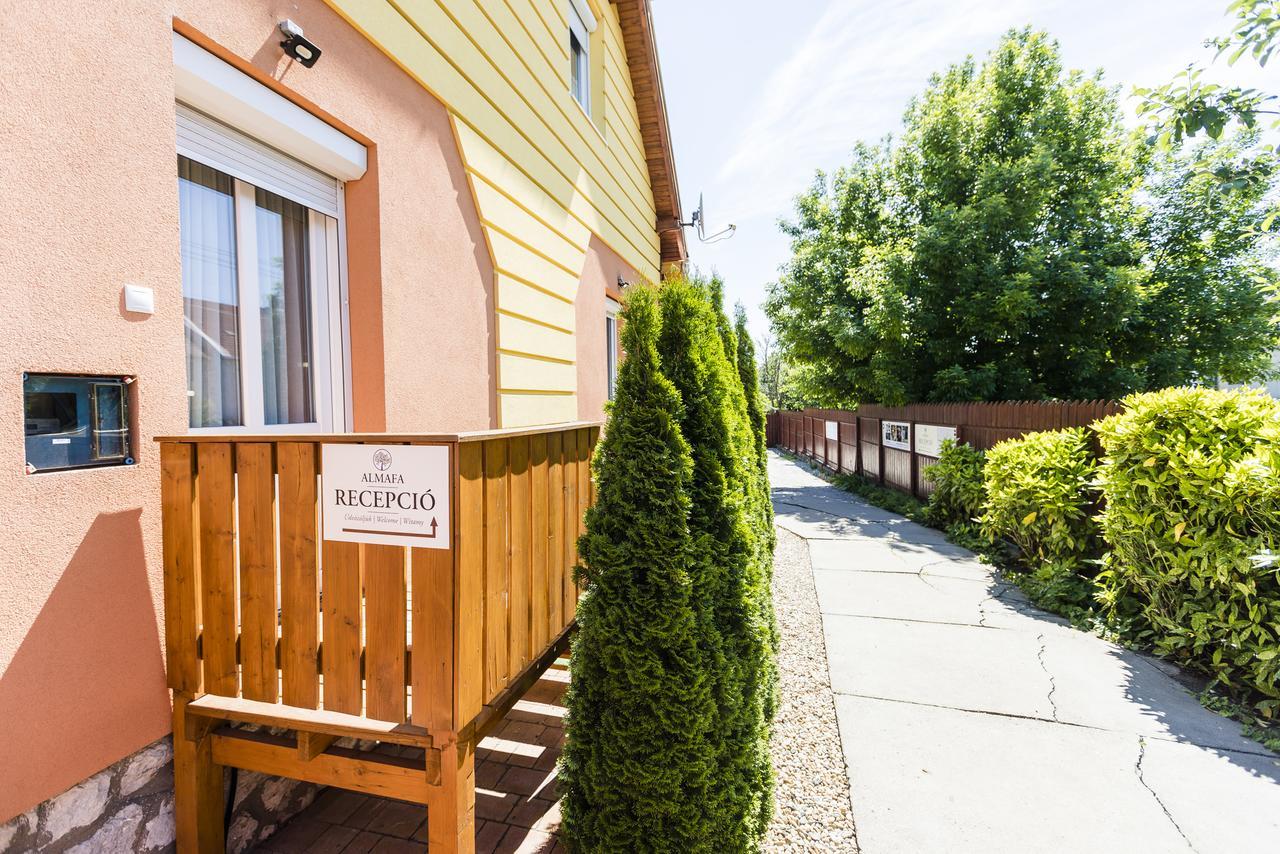 Almafa Apartmanhaz Eger Zewnętrze zdjęcie