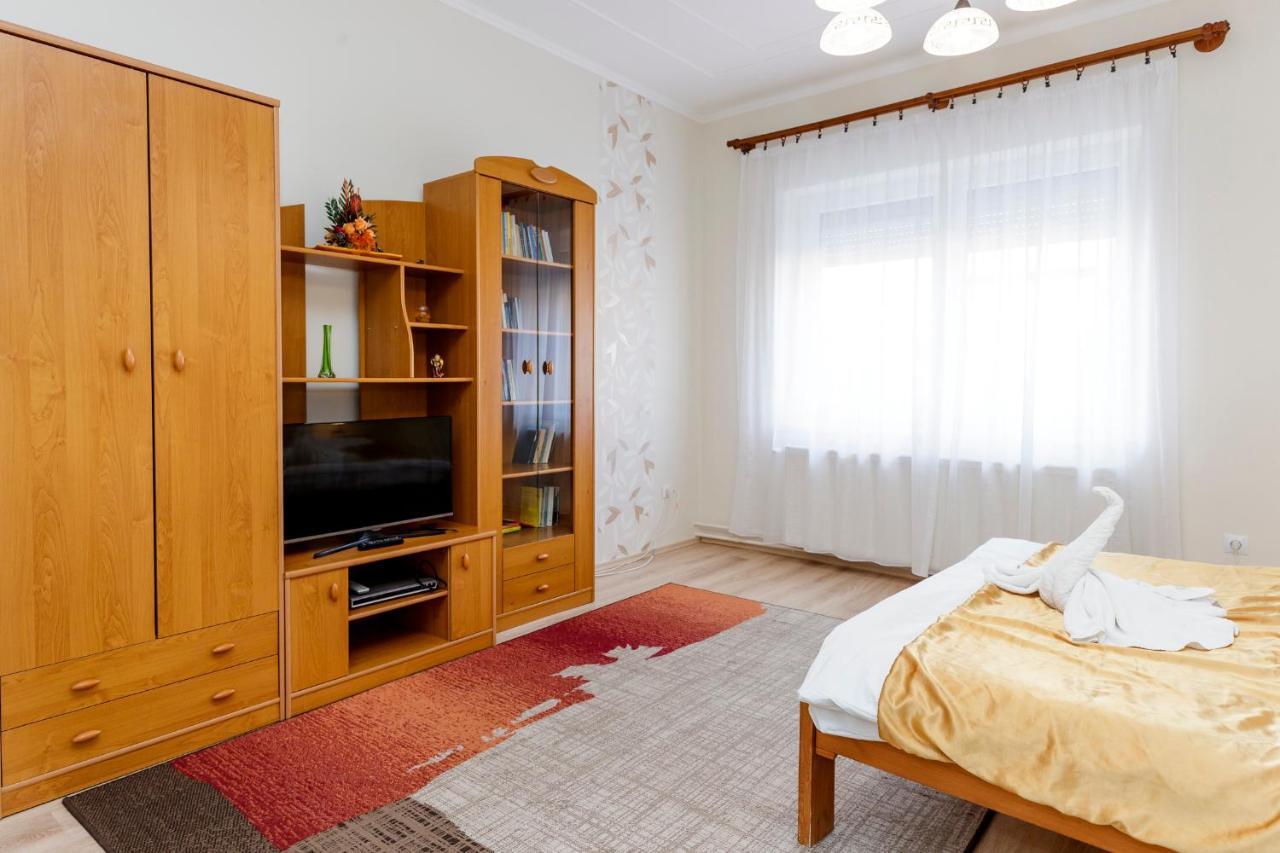 Almafa Apartmanhaz Eger Zewnętrze zdjęcie